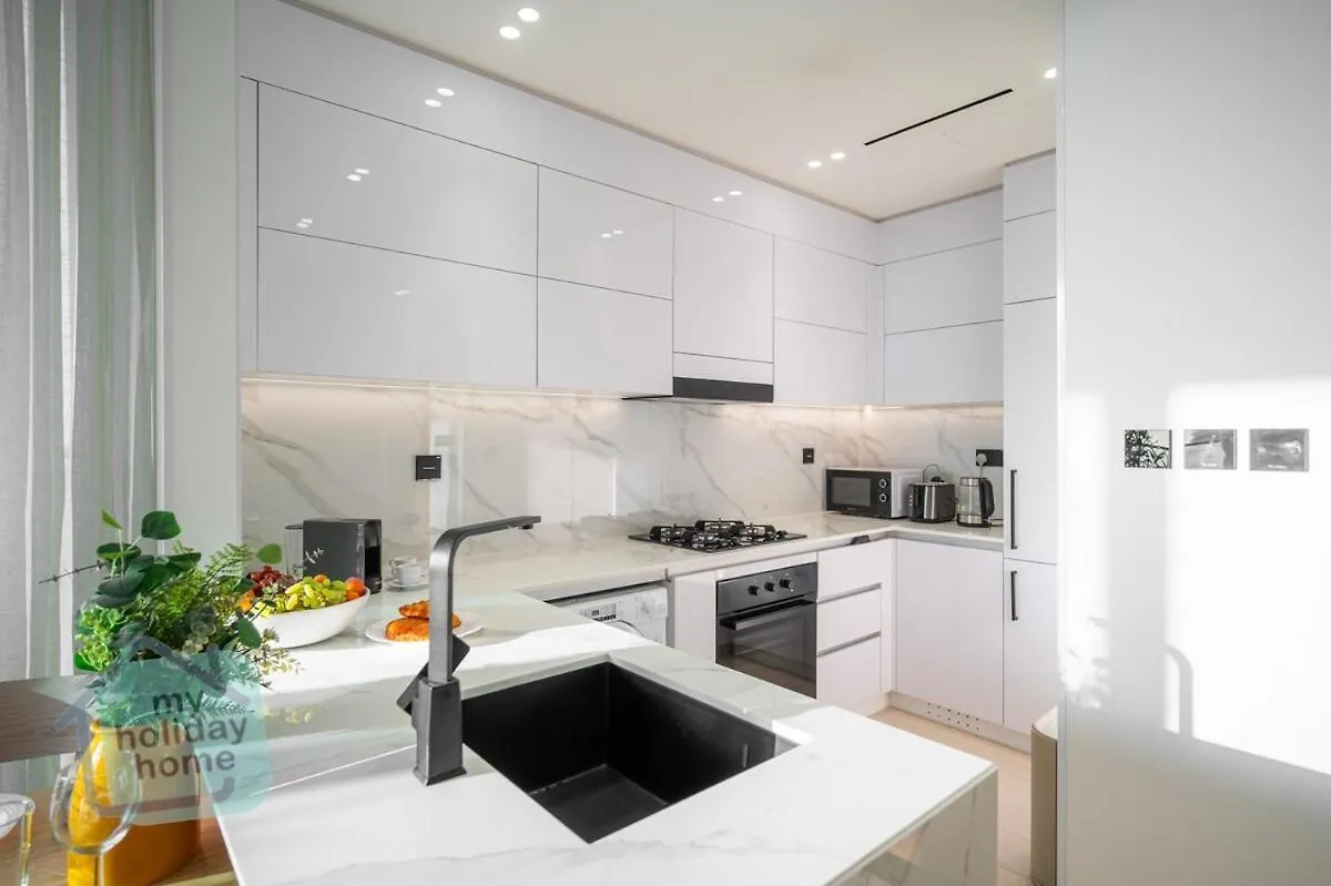 Brand New Fully Furnished Apartment Dubai 0*,